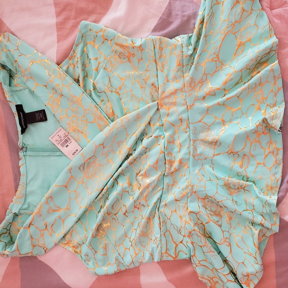 GOLD FOIL PRINTED PEPLUM TOP